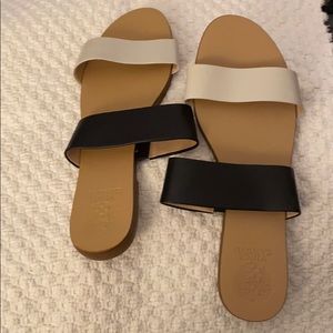 Vince Camuto black/white strap sandal